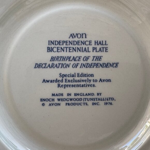 AVON INDEPENDENCE HALL BICENTENNIAL PLATE - Picture 3 of 6